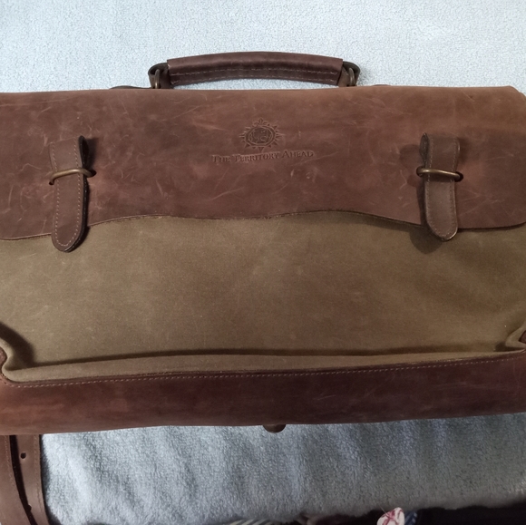 The Territory Ahead heavy leather messenger/Computer bag-Carry on w/adjustable …